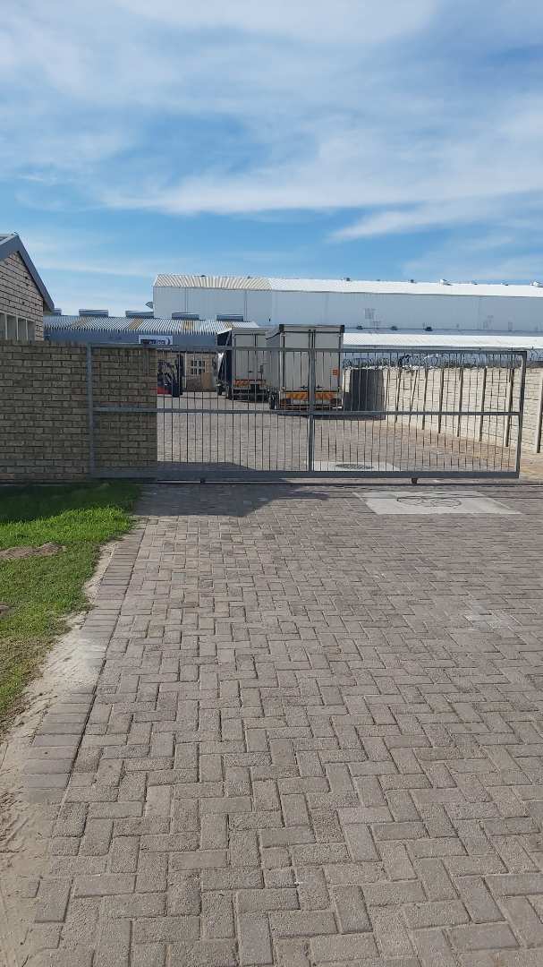 To Let commercial Property for Rent in Walmer Eastern Cape